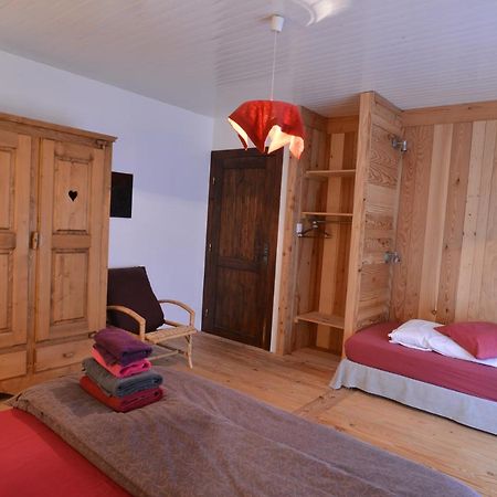 לינה וארוחת בוקר ונטרון Le Chalet De Valentine מראה חיצוני תמונה