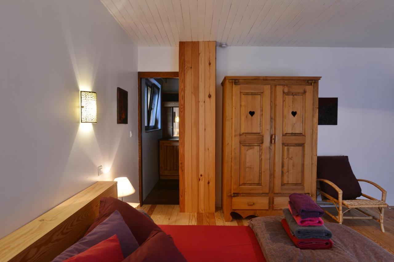 לינה וארוחת בוקר ונטרון Le Chalet De Valentine מראה חיצוני תמונה