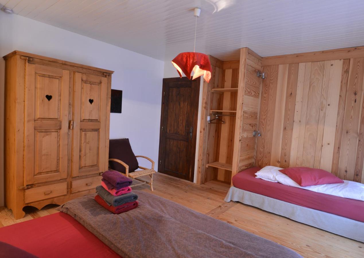 לינה וארוחת בוקר ונטרון Le Chalet De Valentine מראה חיצוני תמונה